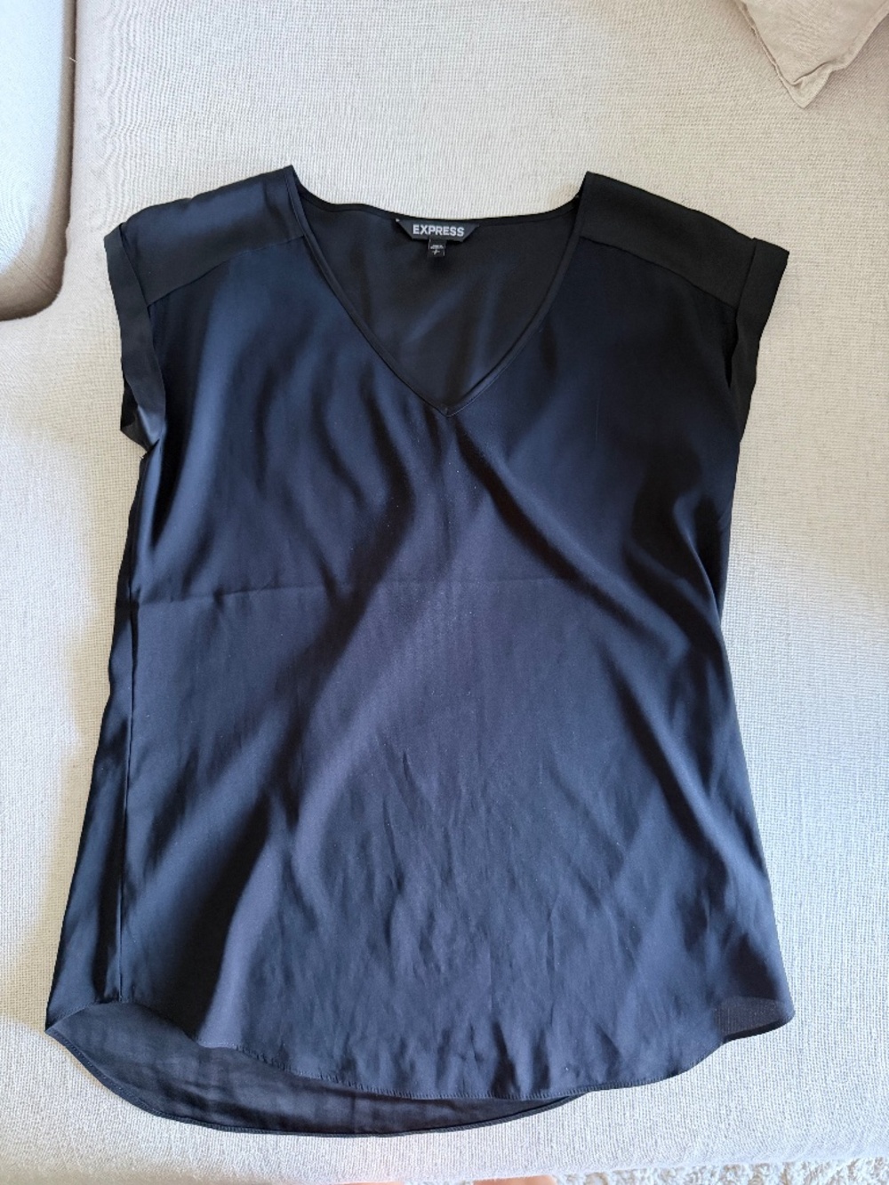 Silky Express Short Sleeve V-Neck Top, Size S